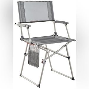320 pound capacity. Decathlon Directors Lawn/camping Chair. New in the box.